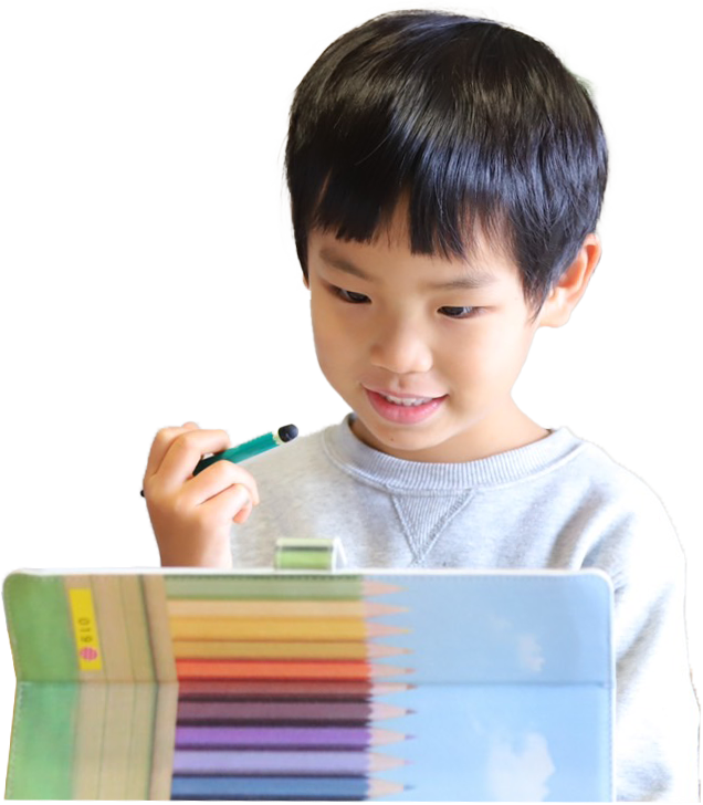 天神幼児タブレット版を使う少年